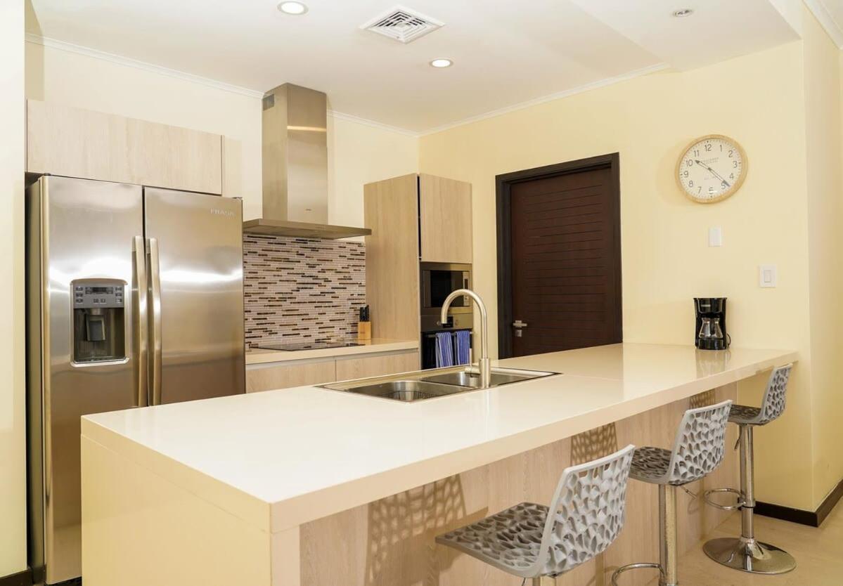 Beautiful Apartment In Eagle Beach Levent Palm Beach Exterior photo