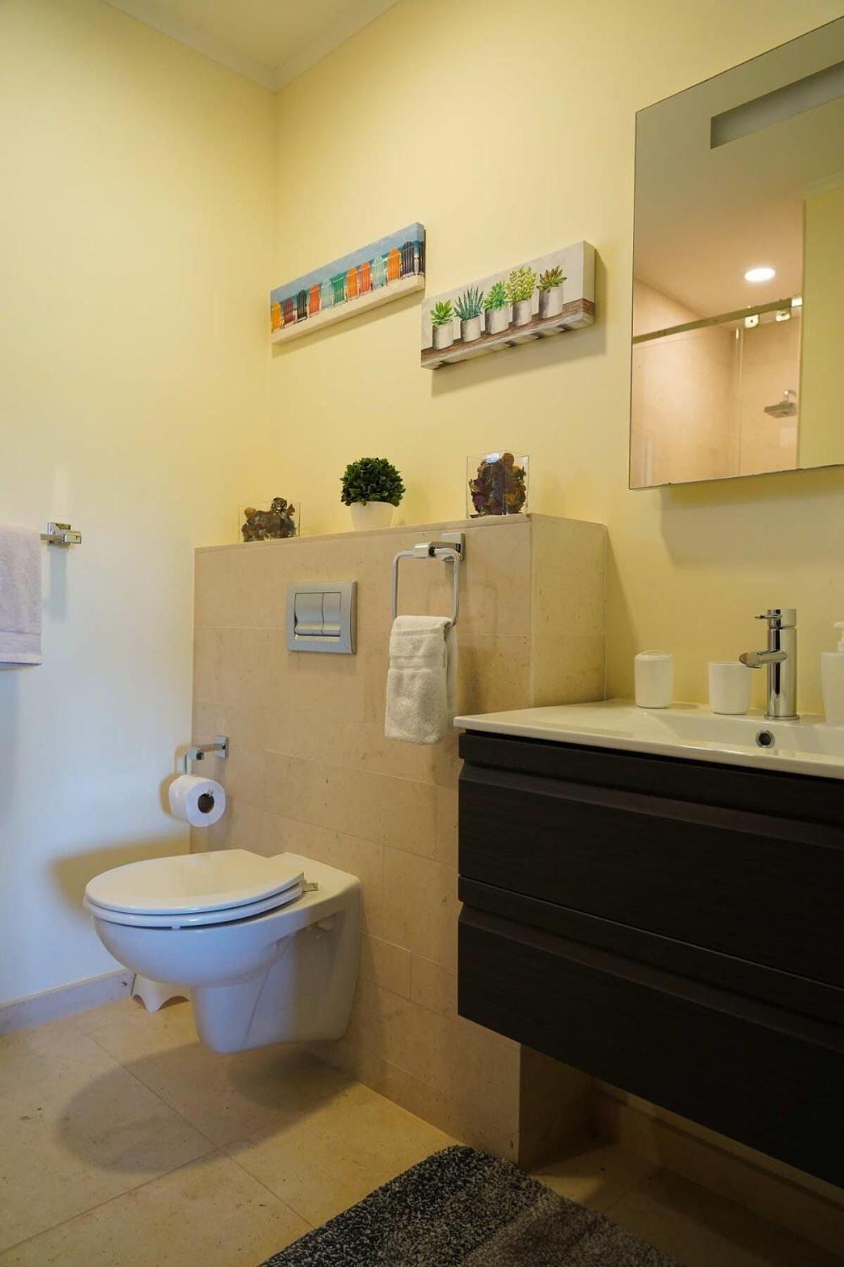 Beautiful Apartment In Eagle Beach Levent Palm Beach Exterior photo