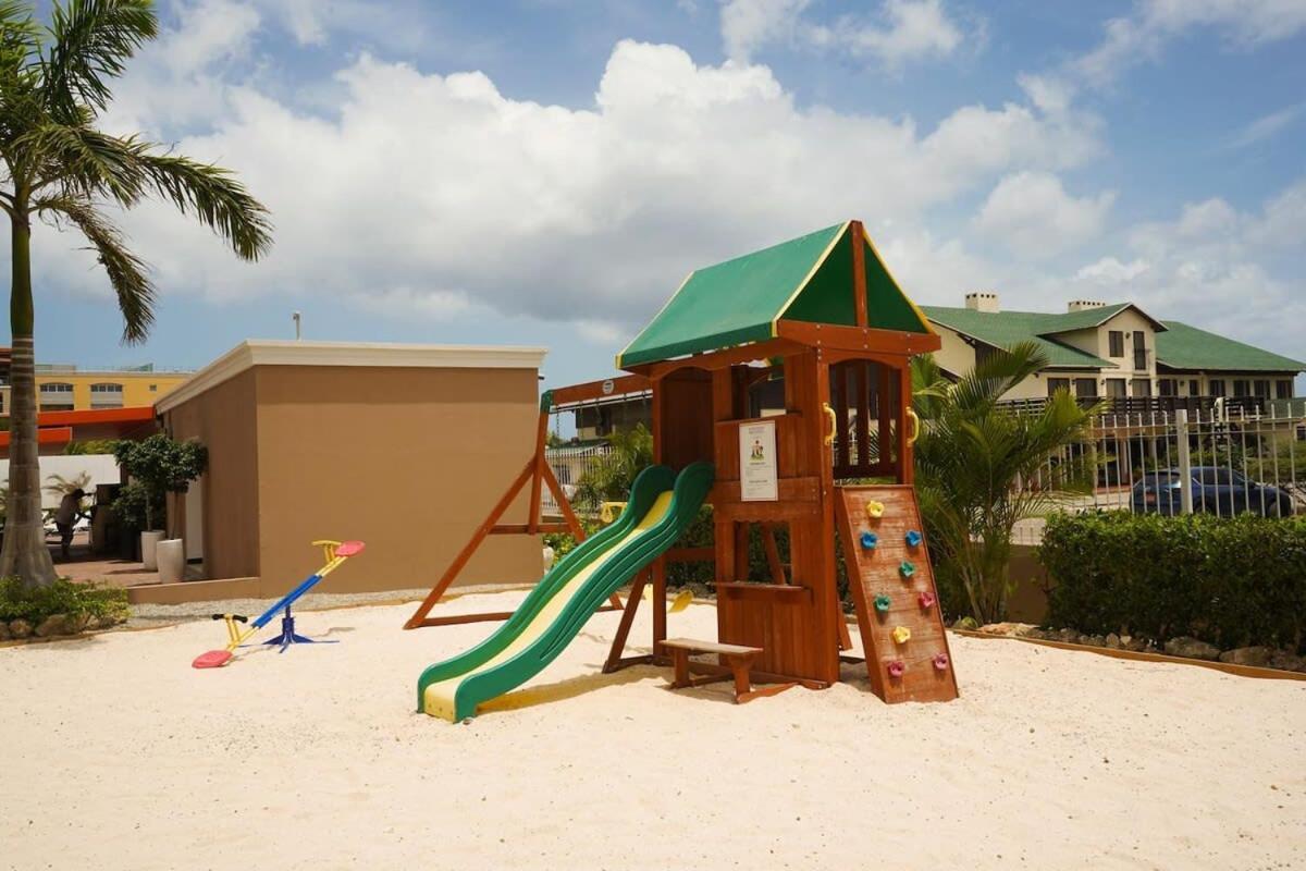 Beautiful Apartment In Eagle Beach Levent Palm Beach Exterior photo